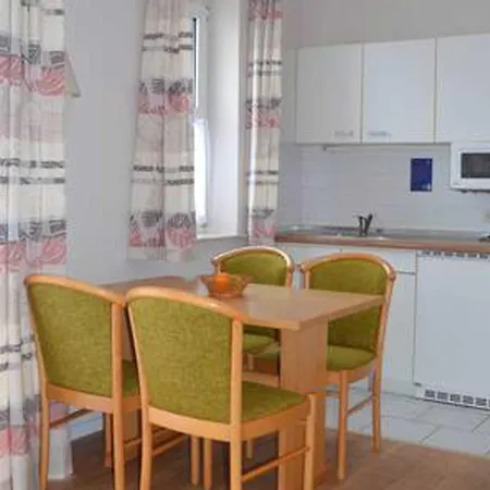 10 Im Haus Huehnergott Im Seepark * Sellin (Rugen)