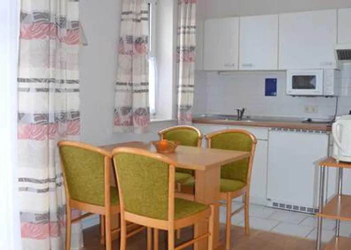 10 Im Haus Huehnergott Im Seepark * Sellin (Rugen)